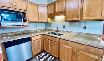 869 MOSS CANYON Dr, Amherst, OH 44001
