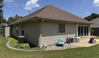1995 Shelby Dr, Benton, AR 72015