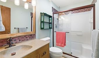 4 Skyline Dr, Adrian, MO 64720