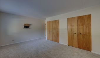 1030 S FERNANDEZ Ave 1T, Arlington Heights, IL 60005