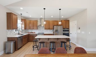 806 River Dr, Blaine, TN 37709