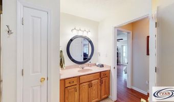495 Shore Dr, Big Sandy, TN 38221