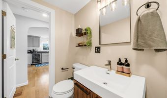 37 Hillcrest Ave, Beverly, MA 01915
