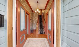 369 37th St, Astoria, OR 97103