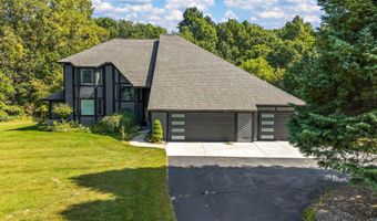 9820 Snow Pointe Dr SE, Alto, MI 49302