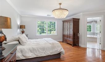 81 Crest Dr, Cranston, RI 02921