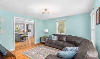 17 Will Croft St, Cumberland, RI 02864