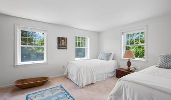 91 Allyn Ln, Barnstable, MA 02630