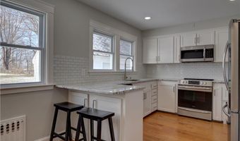 429 Forest Ave, Middletown, RI 02842