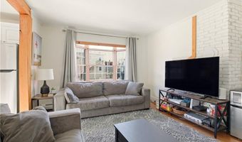 13 Holland St 1, Newport, RI 02840