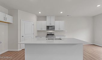 16 Dahlia Ct, Bayville, NJ 08721