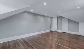 143 Oak St, Amityville, NY 11701