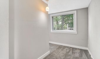6437 HOLYOKE Dr, Annandale, VA 22003