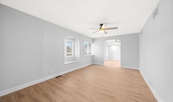 27 W347 Washington Ave, Winfield, IL 60190