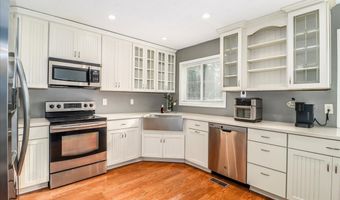 27 Crows Nest Ln 17F, Danbury, CT 06810