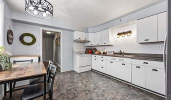 410 6th Ave, Amana, IA 52203