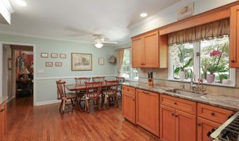 11 Lyon Rd, Middletown, NJ 07748