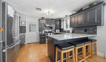 11 W Winkley St, Amesbury, MA 01913
