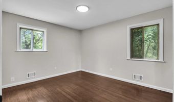 226 Mill Creek Dr, Bayville, NJ 08721