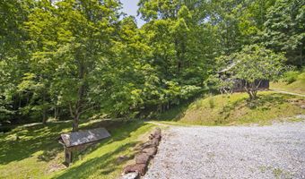 90 Taylor Ln, Alderson, WV 24910