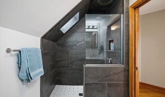43 Darling Parke Dr, Bangor, ME 04401
