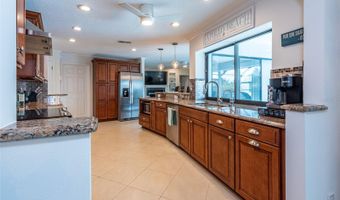 910 CHIPAWAY Dr, Apollo Beach, FL 33572