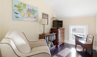 26 Oakland Ave, Cranston, RI 02910