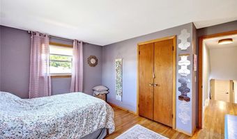 62 Meadowcrest Dr, Cumberland, RI 02864