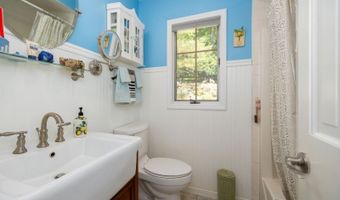 1150 Lakeside Dr, Alloway, NJ 07422