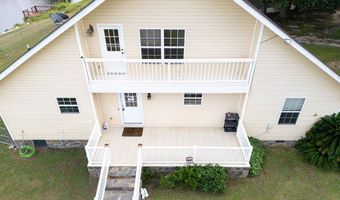 530 Walker Ln, Baxley, GA 31513