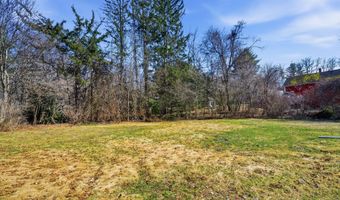 35 Dyer Ave, Canton, CT 06019