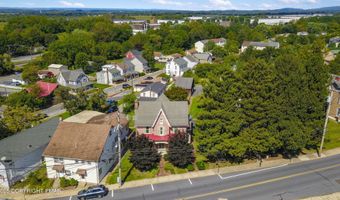 221 Franklin St, Alburtis, PA 18011