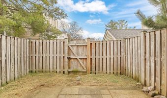 2403 S WALTER REED Dr S, Arlington, VA 22206