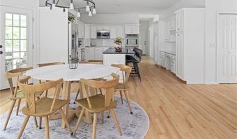125 Fernwood Dr, East Greenwich, RI 02818