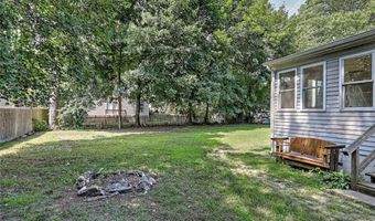 9 Courtland Dr, Narragansett, RI 02882