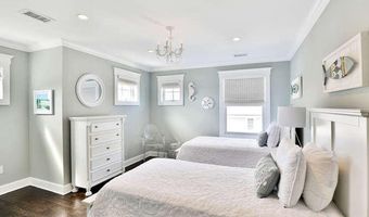 45 Strickland St, Bay Head, NJ 08742