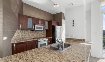 19900 E Country Club Dr TS10, Aventura, FL 33180