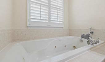 24687 KINGS CANYON Sq, Aldie, VA 20105