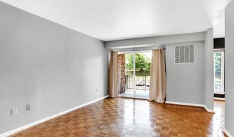 1 SILVERWOOD Cir 8, Annapolis, MD 21403