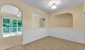 2950 Hunley Dr, Ann Arbor, MI 48105