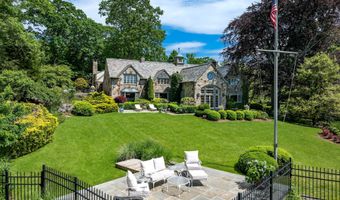 82 Arrowhead Way, Darien, CT 06820