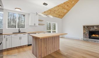 45 Tamarack Ter, Albrightsville, PA 18210