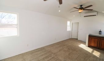 1007 Avenue E, Abernathy, TX 79311