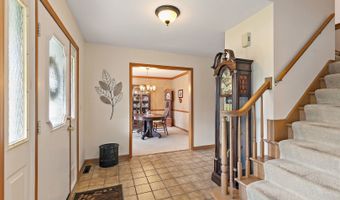1045 Helen Dr, Algonquin, IL 60102