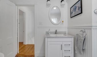 85 Bedford St, Bath, ME 04530