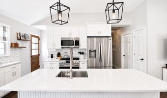469 East Rd, Belford, NJ 07718