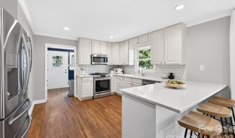 1911 Club Rd, Charlotte, NC 28205
