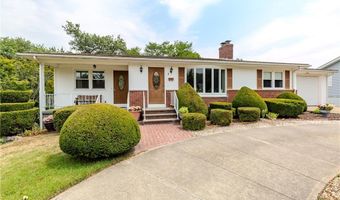 3 Ostend St, Johnston, RI 02919