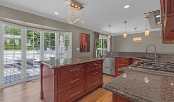 210 W Pickwick Rd, Arlington Heights, IL 60005
