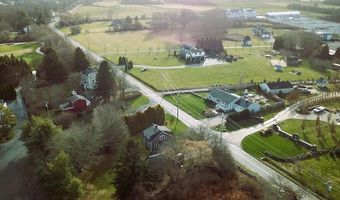 318 Mitchell's Ln, Middletown, RI 02871